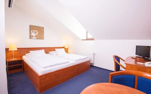 Hotel Lev