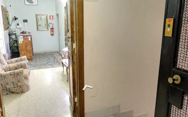 Crosti Hotel & Residence