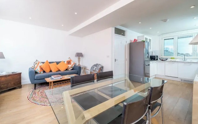 JOIVY Stylish flat between London Bridge
