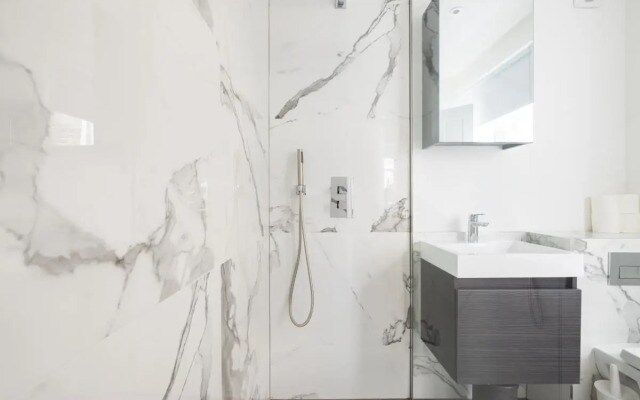 The Baron’s Bolthole - Modern & Bright 1BDR Flat