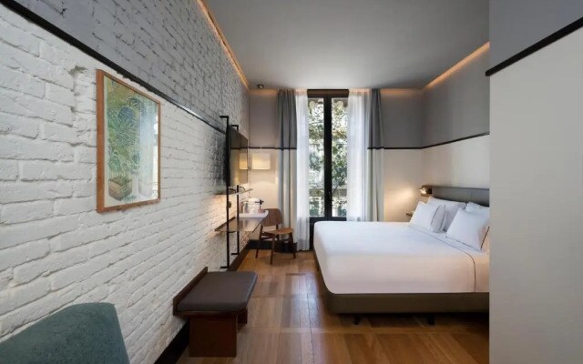 Hotel Praktik Èssens