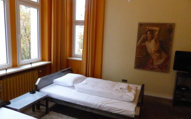ArtHotel Connection