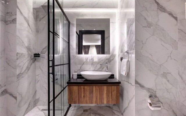Room-luxury Suite Hotel Room