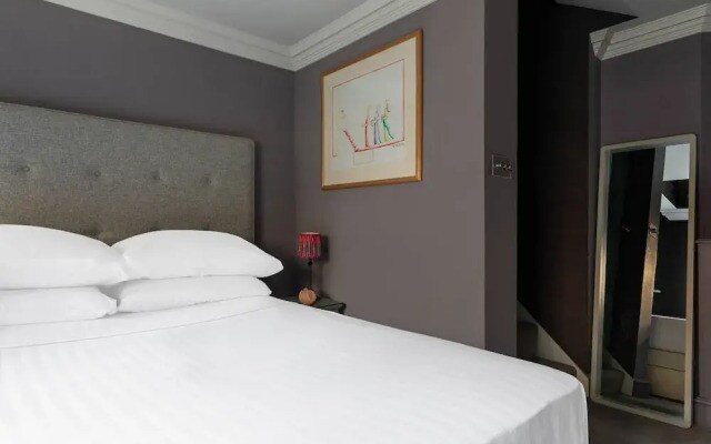 Chelsea Embankment III by Onefinestay