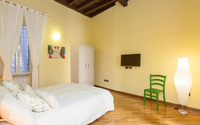 Trevi Colour- Rental in Rome