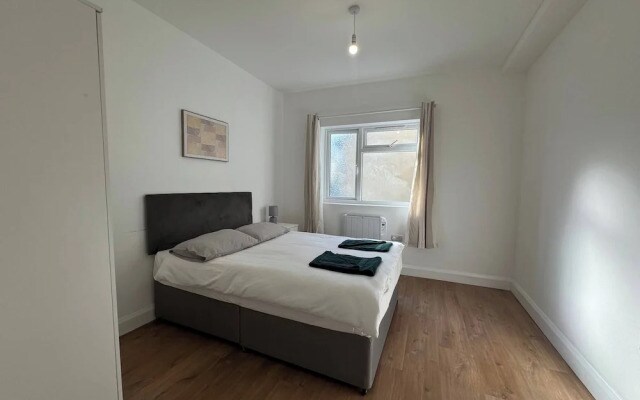 Charming Wallington Apartment With Hot Tub