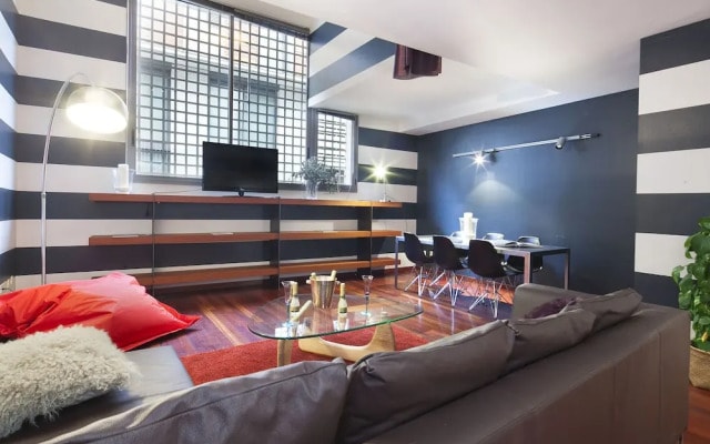 My Space Barcelona Gracia Pool B32