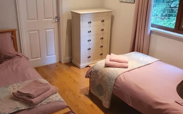 Stunning 2 Bedroom Pet Friendly Lodge