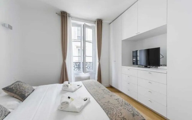 Luxury 4-bdr Apartment Near Saint-germain-des-prés