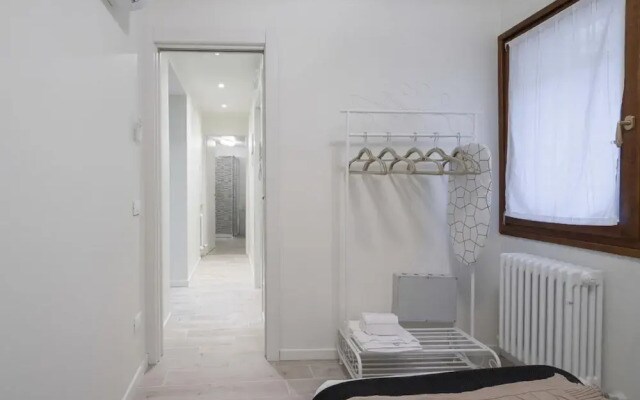 San Marco Style Canal View Apt 1 by Wonderful Italy