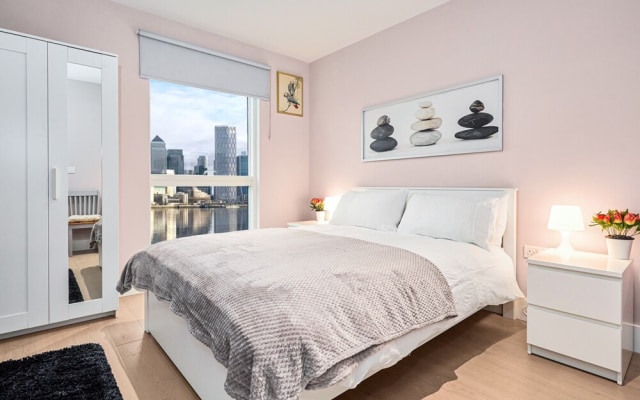 Impeccable 3-bed Apartment in London
