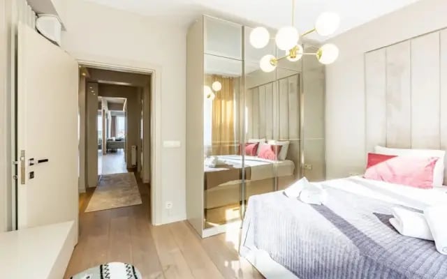 Central Apartment With Bosphorus View in Cihangir