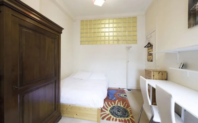 Veeve Champs Élysées Hideaway