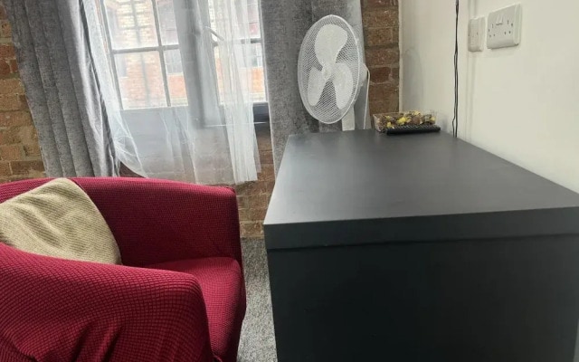 Studio - Sleeps 2 - Parking - Wifi