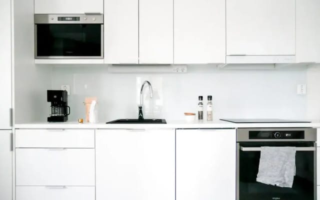 Luminous 2br with free parking & sauna