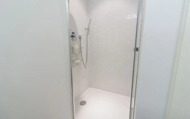 Stylish Modern Apartment in Malastrana