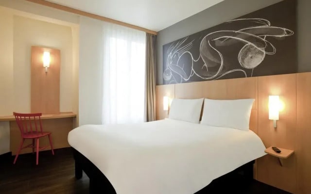 Mercure Paris Butte Montmartre Basilique