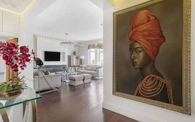 Royal Residence - Steps Away From Hyde Park