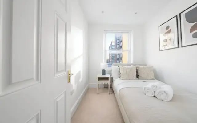 Hyde Park 3BR Retreat by Marble Arch