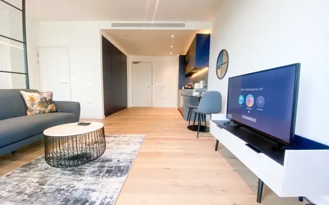 Luxury Apartment Minutes From Canning Town
