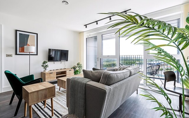 Stylish and Bright West London Gem