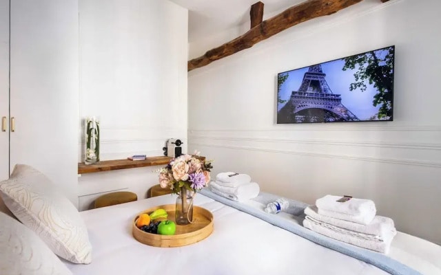 Charming Private Room in Pigalle