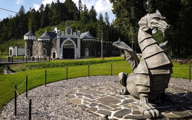Hrad Kunzov Boutique Hotel