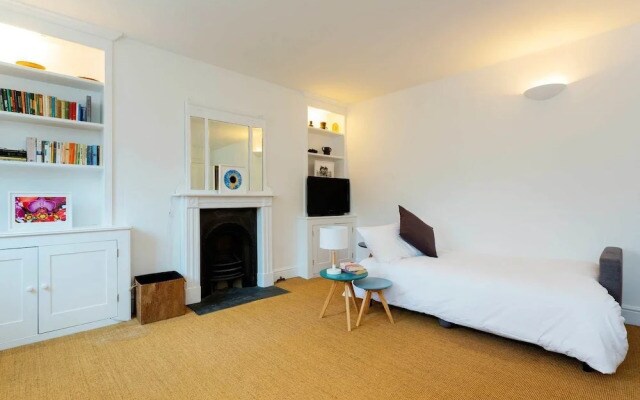 London Bridge Hideaway