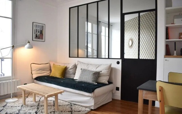 Stylish and Modern Apartment in Le Marais
