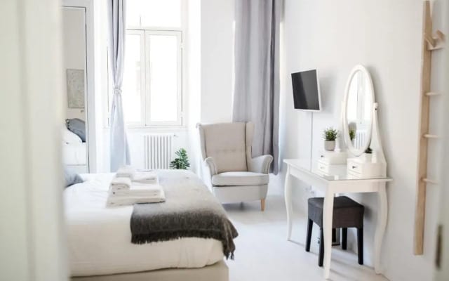 White Fanti Apartment