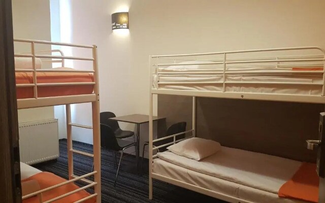 Planet Hostel