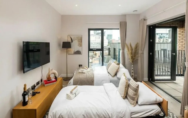16 Minutes Walk To London Eye/shard View & Balcony
