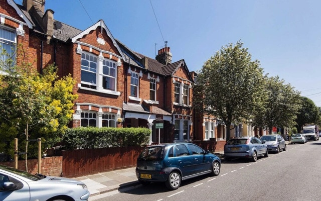 The Homey Shepherd's Bush House - ABE