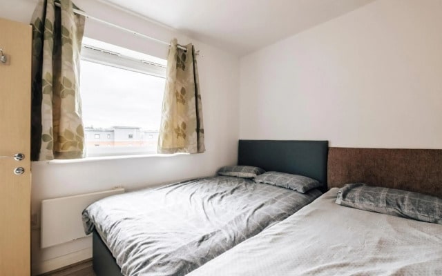 Lloyd St Apartment