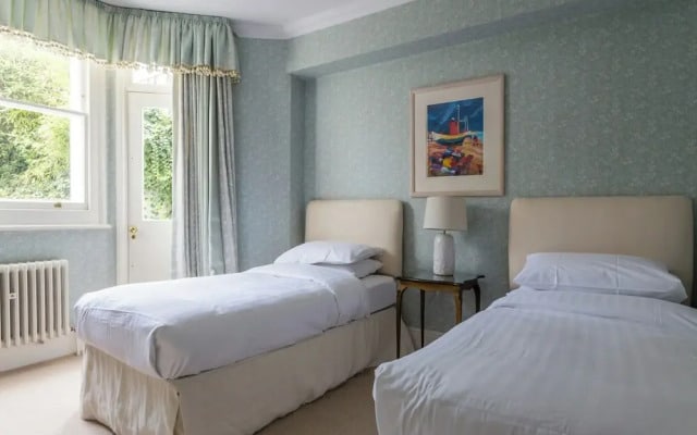 Elm Park Gardens XI by Onefinestay