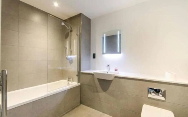 Impeccable 1-bed Apartment in London