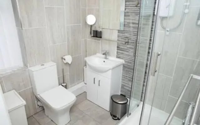Sybil Townhouse Anfield Sleeps 15