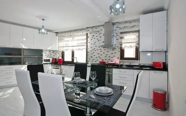 Villa Redstone
