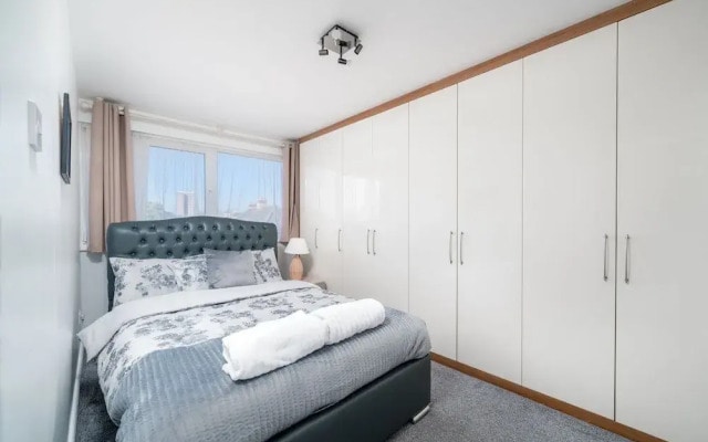 5 Bed House - Sleeps 11 - Garden