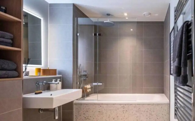 2bed-2bath-2balconylondoneyeview