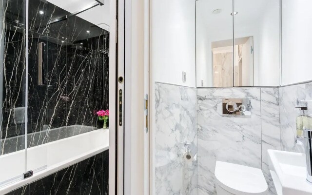 Luxury 3 Bedroom 2 Bathroom Palace Apartment - AC - Louvre