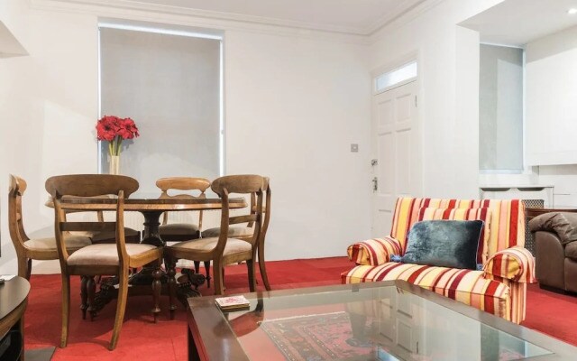 Beautiful Home in Chelsea Embankment, 3 Guests