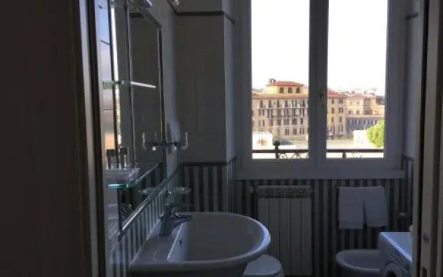 Donna Ilaria - Vatican area
