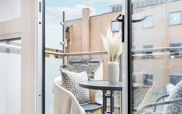 Fitzrovia 1BR with Balcony by Soho