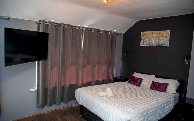 Home in Manchester Near Etihad Stadium - Parking