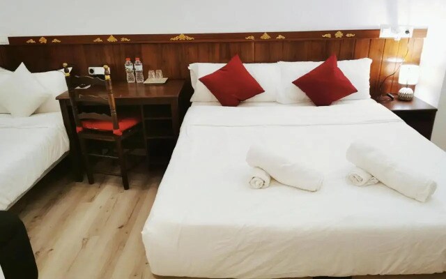 Barcelona Corona Hostal