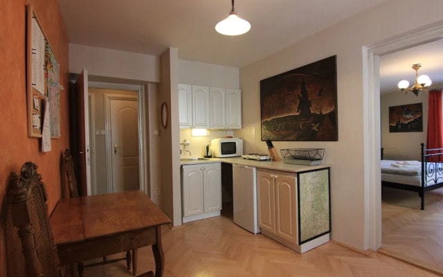 Cosy Rustic 1 Bedroom Apartment in Mala Strana