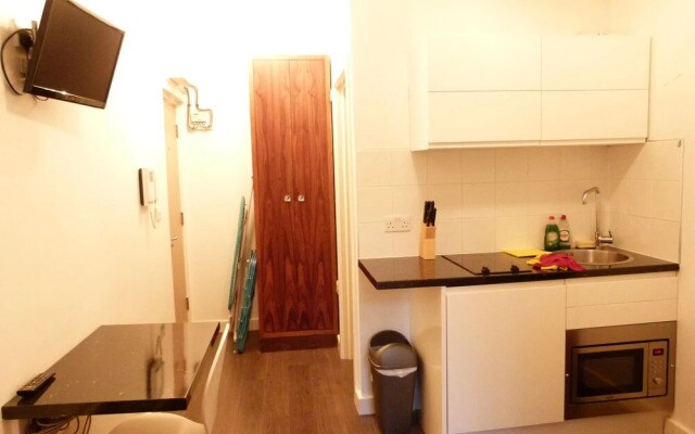 SS Property Hub - City of London Apartment Studio 4