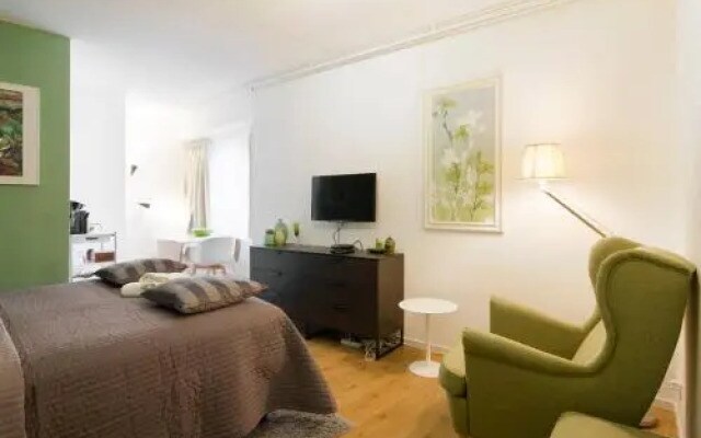 Pleasant Studio in the City Center