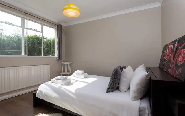 South London 2 Bedroom Flat With Garden